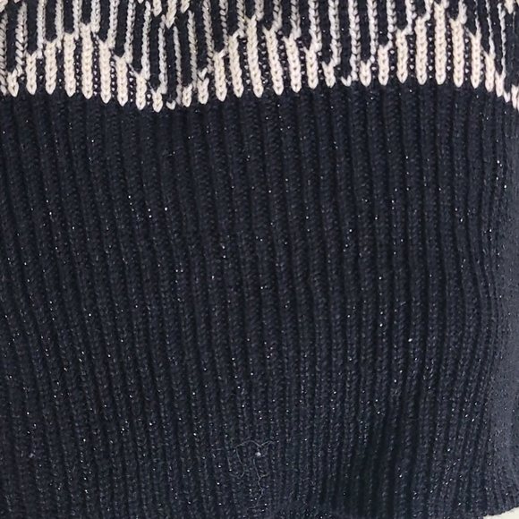 🆕️ Studio Y Chevron Top - Picture 5 of 6